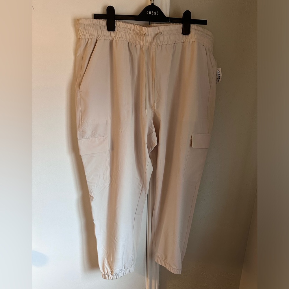 Old Navy athletic joggers XL in cream